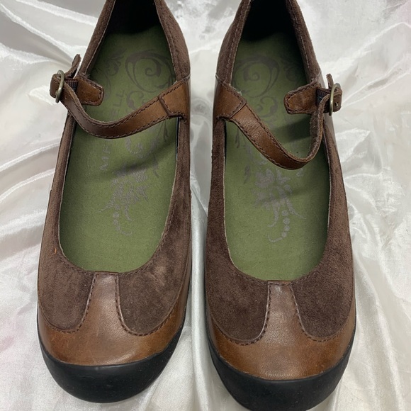 Merrell Plaza Mary Jane Shoes - Picture 2 of 8